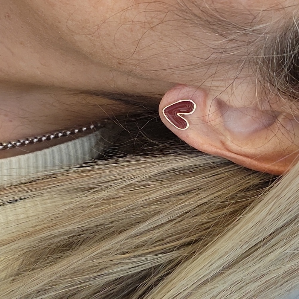 BURGUNDY HEART STUD EARRINGS - Picture 6 of 7